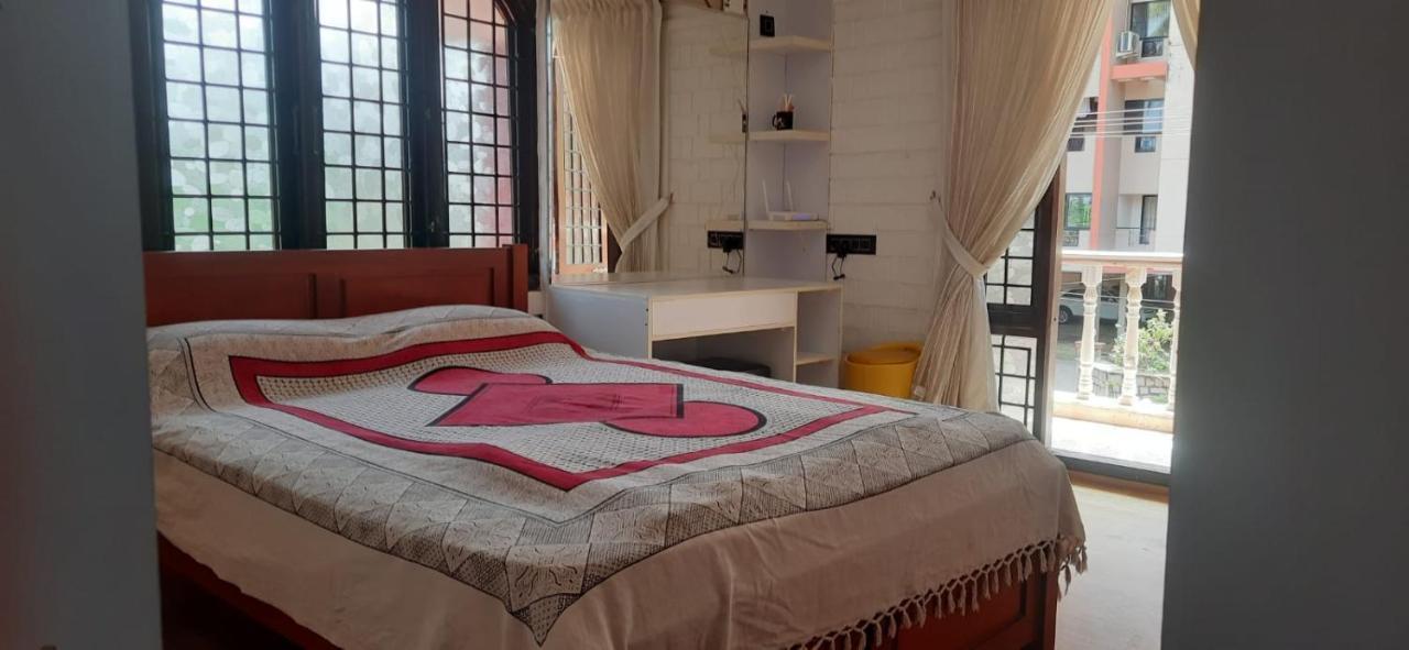 Terrace Abode Apartment มังคาลอร์ ภายนอก รูปภาพ